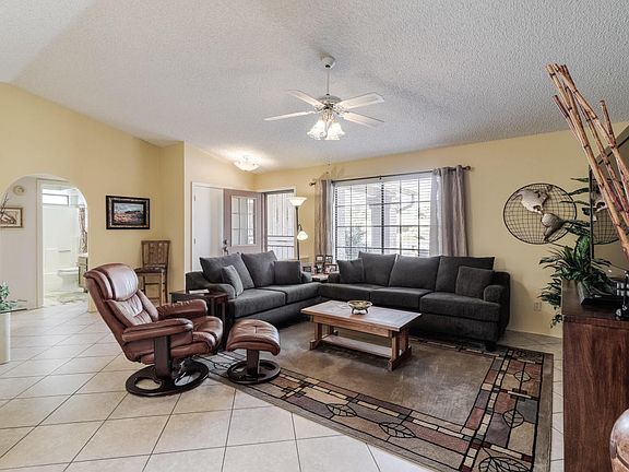 3rd image of 2663 Leisure World