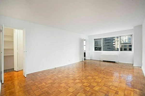 Rented by Waldstar Real Estate LLC | media 13