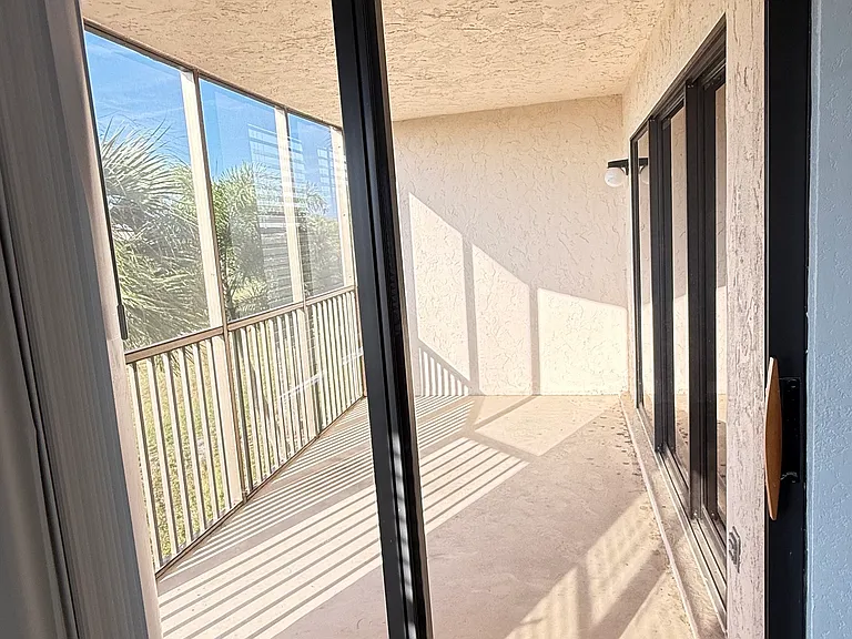 175 Kings Hwy #526 — Photo 26