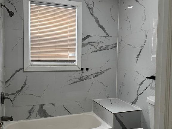 5th image of 121 Carteret Ave