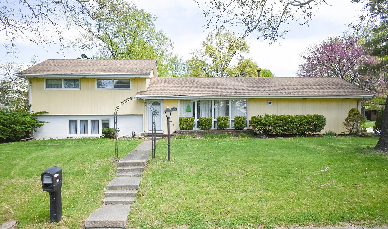 1404 W William St photo 1