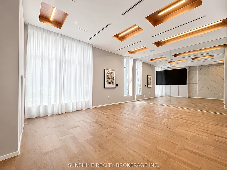 10 Oak St #609 — Photo 17