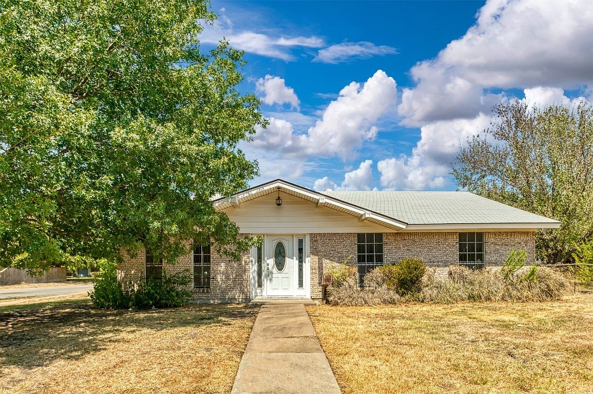 366 Forrest Hill Ln, Grand Prairie, TX 75052 Zillow