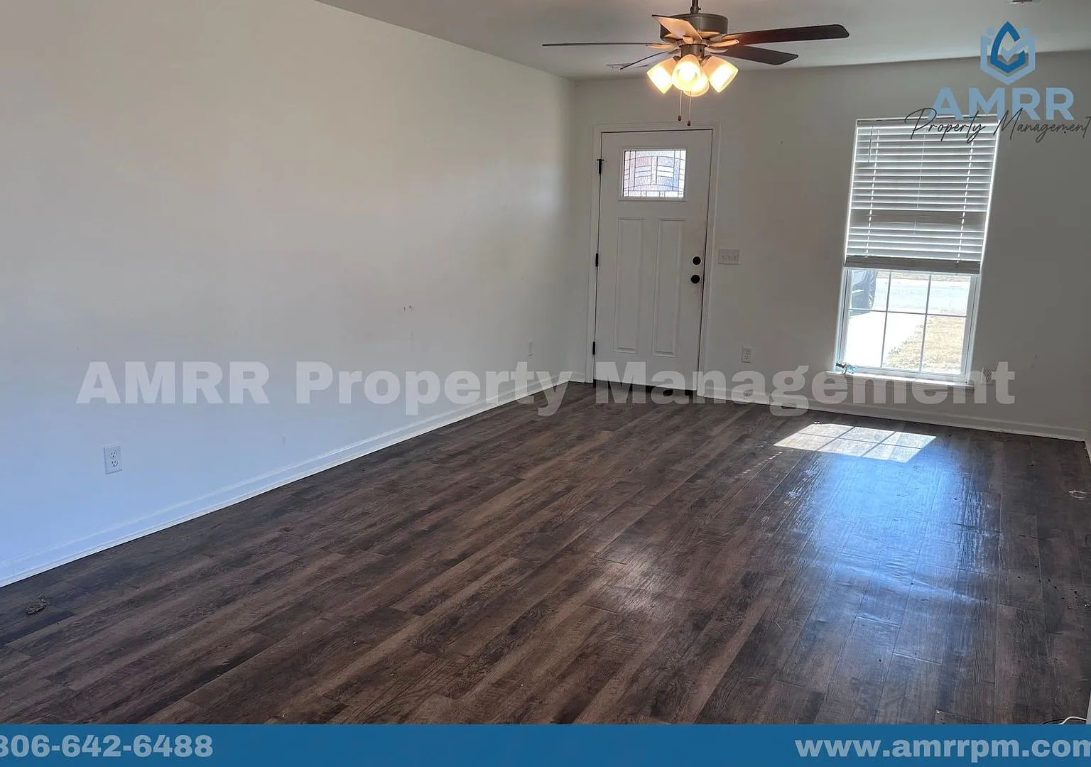 Incredible 3 Bedroom Home In Carl Junction! — Photo 2