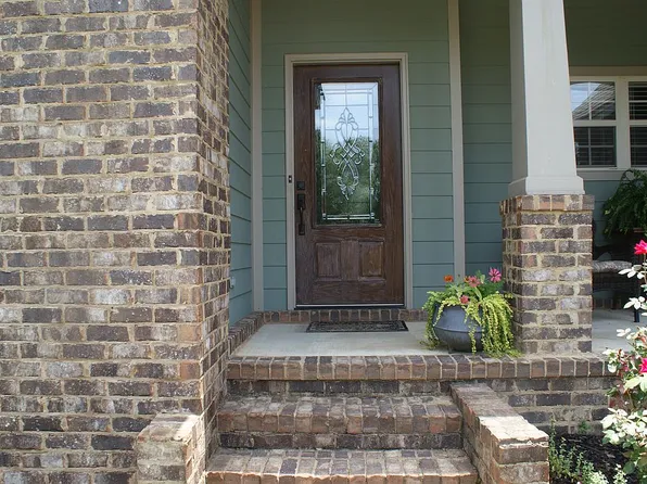 169 Abercorn Dr, Deatsville, AL 36022