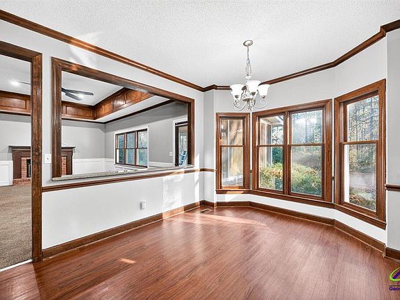3rd image of 114 Nassau Ct