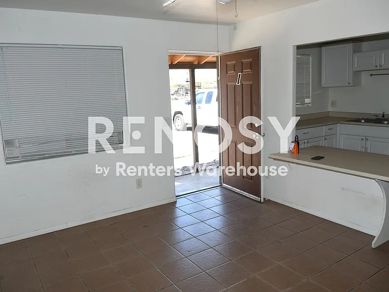 729 E Mission Ln #1 — Photo 20