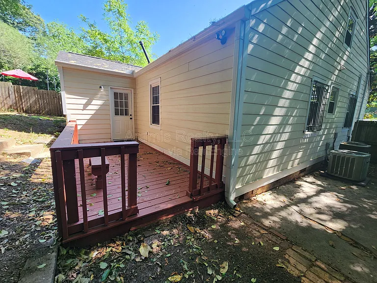2663 Blount St — Photo 16