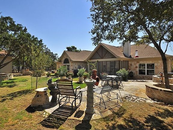 3rd image of 24 Whistling Wind Ln