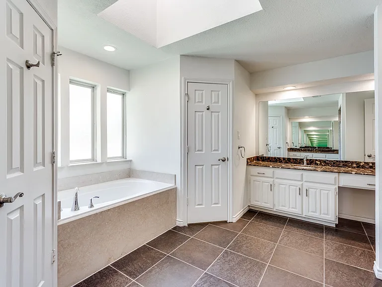 6731 Crestland Ave — Photo 9