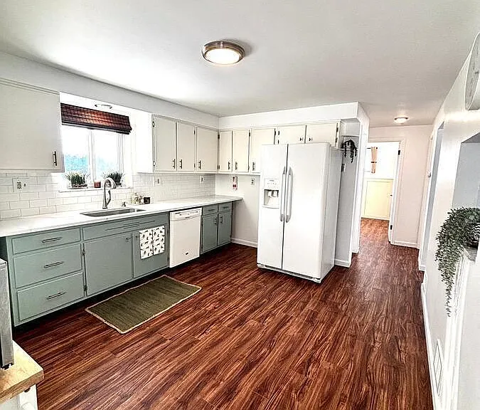 616 Lane Way — Photo 28