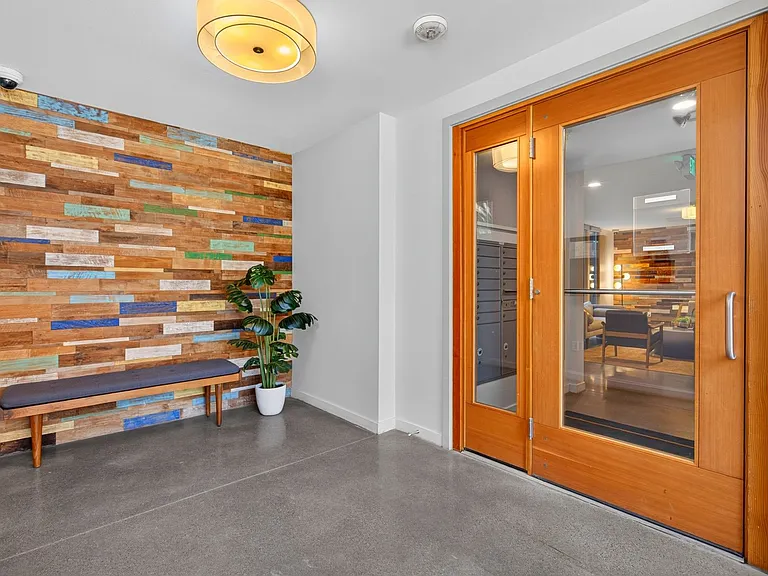 741 Harvard — Photo 13