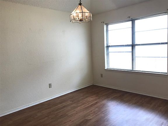 3rd image of 4725 Sausalito Dr