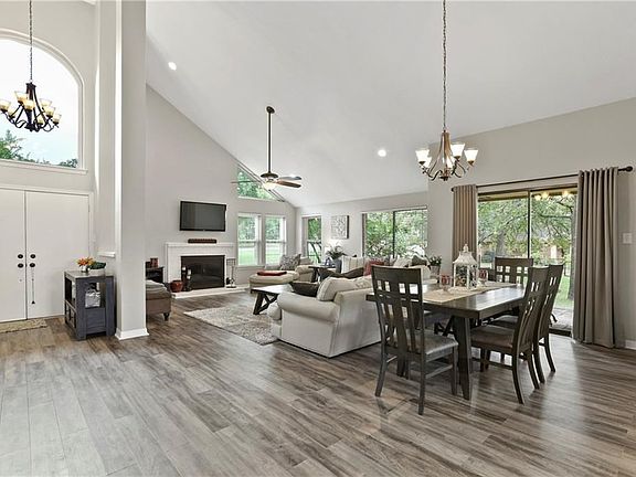 3rd image of 120 High Oak Dr