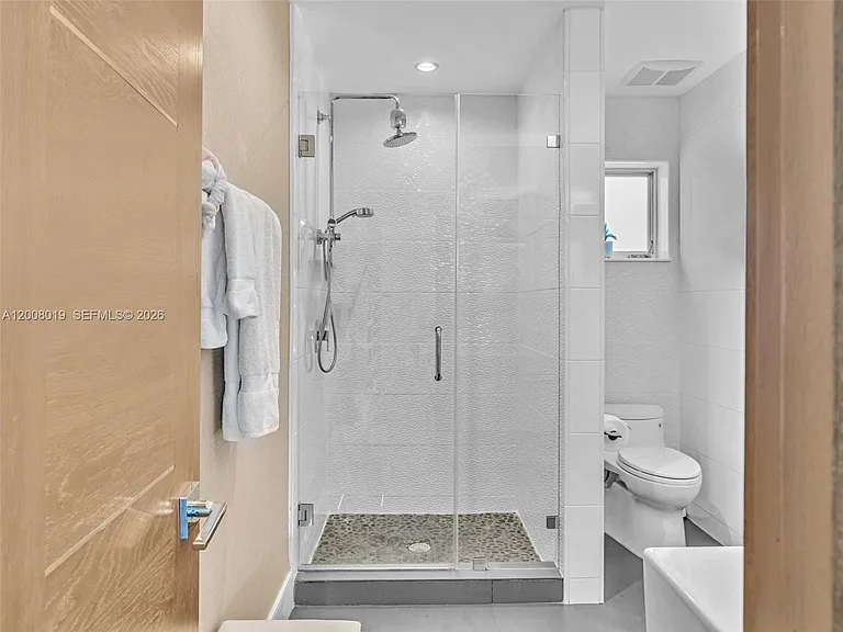 307 Holiday Dr — Photo 58