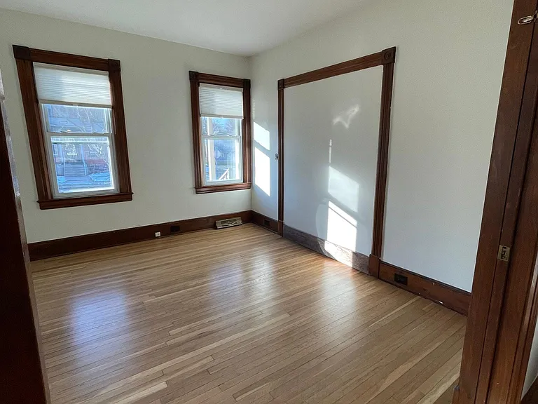 52 N Prospect St #1 — Photo 11