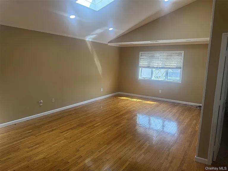 106 Pelhamdale Ave — Photo 5