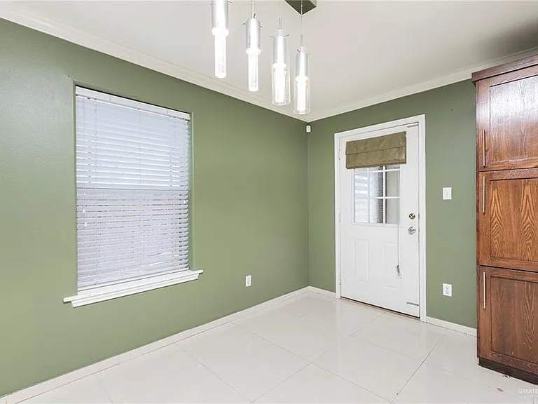 103 S 48th Ln #1 — Photo 5
