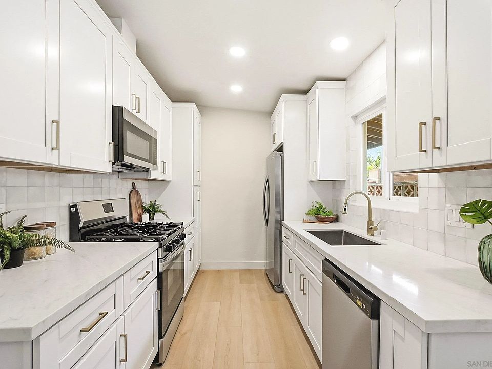 1st image of 451 Cherry Ave