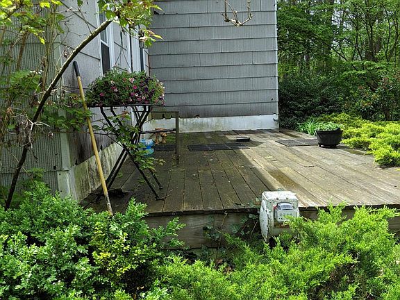2nd image of 406 E Osterhout Ave
