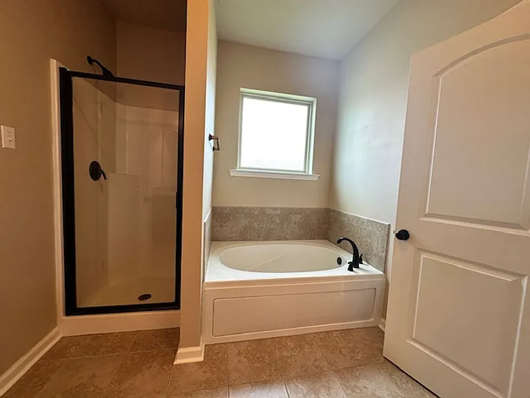 106 Valcour Pl — Photo 6