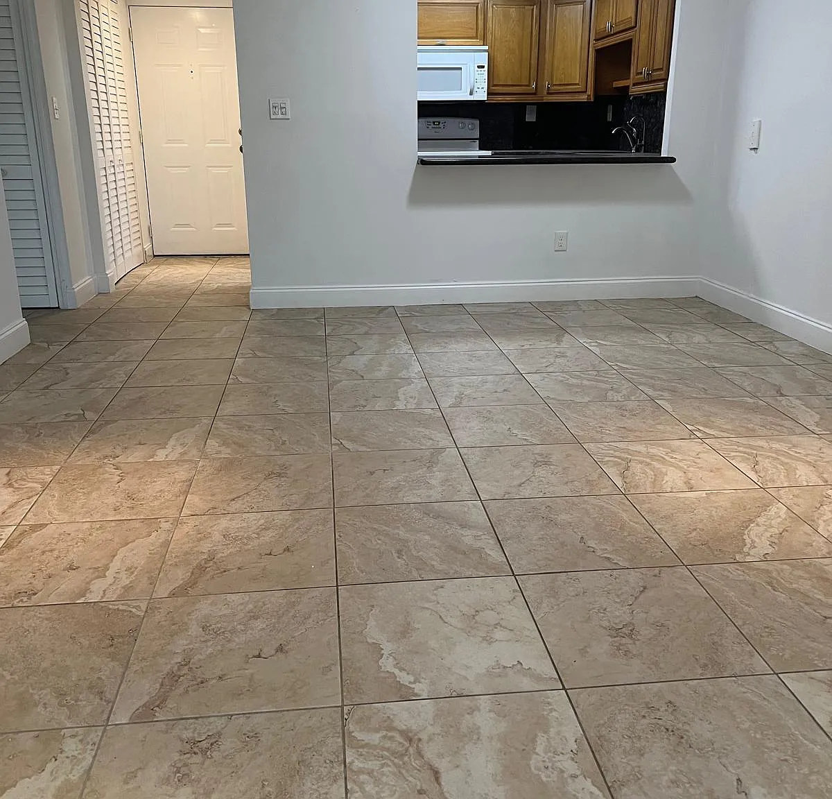 1 bed, 1.0 bath, 670 sqft, $1,900 — Photo 4
