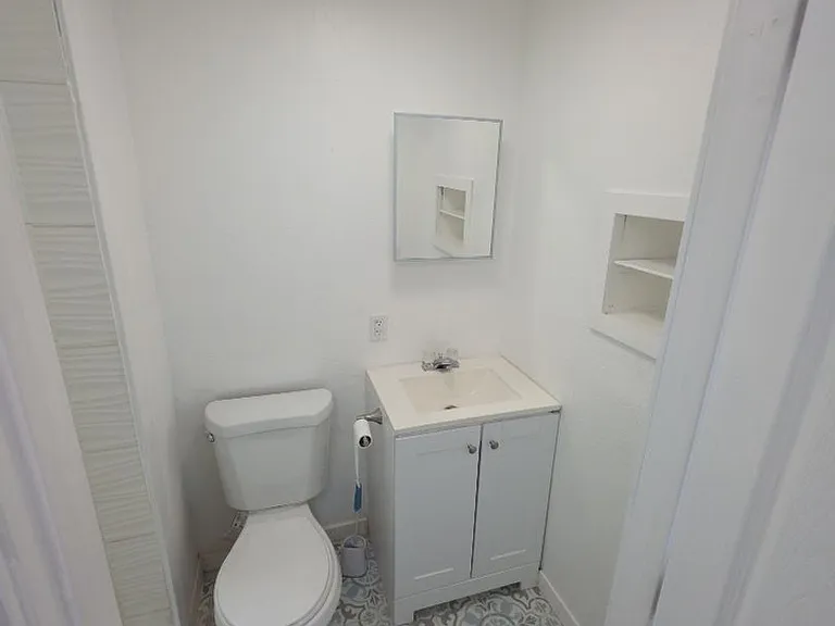 13451 Lakeshore Dr — Photo 16