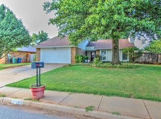 1307 Leo Rd, Edmond, OK 73003