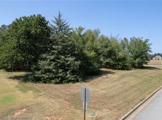 10800 Woodland Dr, Fort Smith, AR 72916