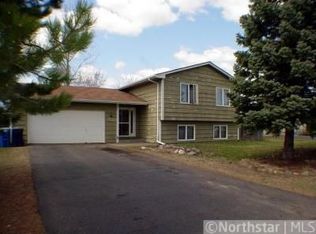 7520 Greenfield Ave, Mounds View, MN 55112