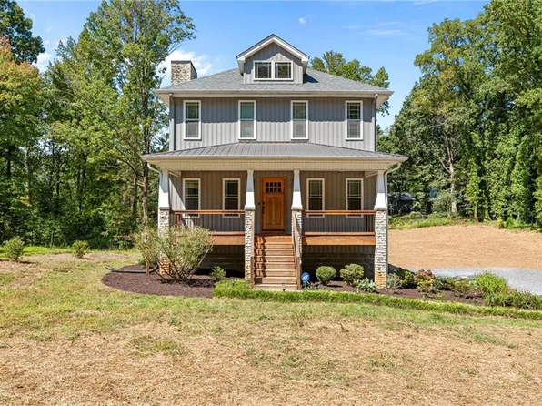 1105 Rustic Rd, Greensboro, NC 27410