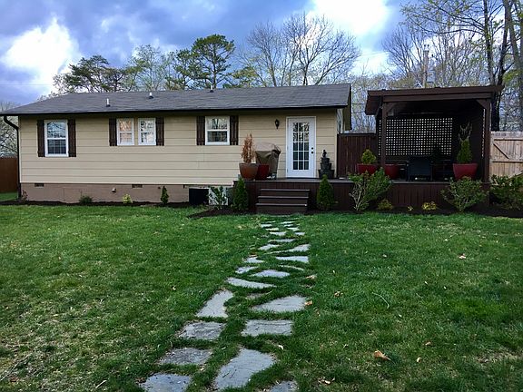 3rd image of 5928 W Pine Ln