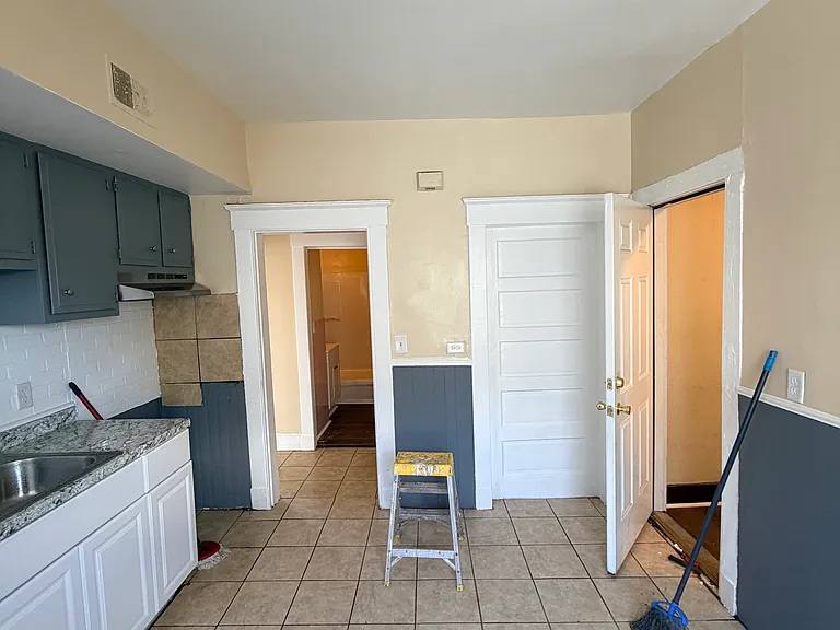 217 Lombard St #3 — Photo 2