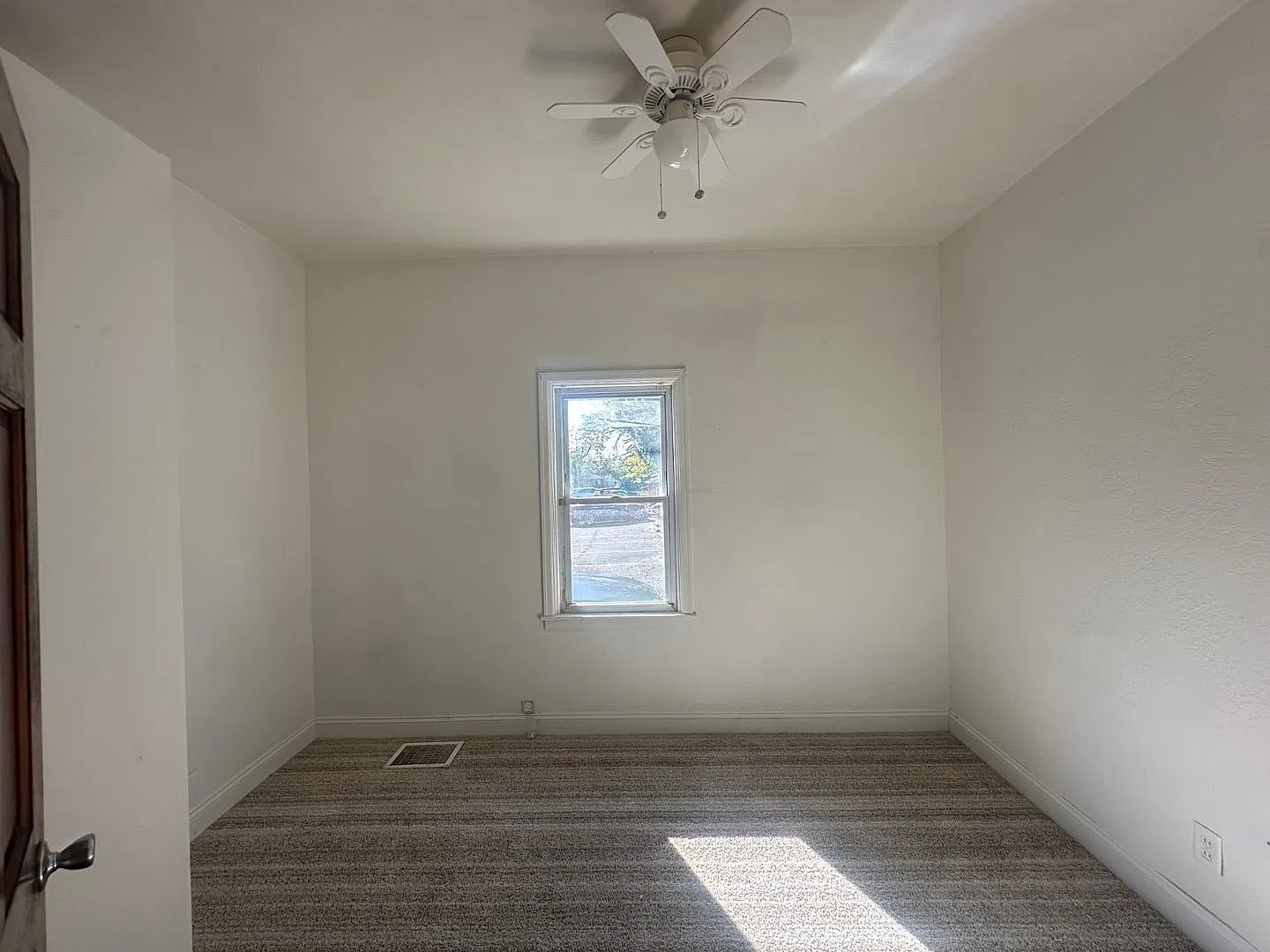 2 bed, 1.0 bath, 1032 sqft, $1,100 — Photo 4