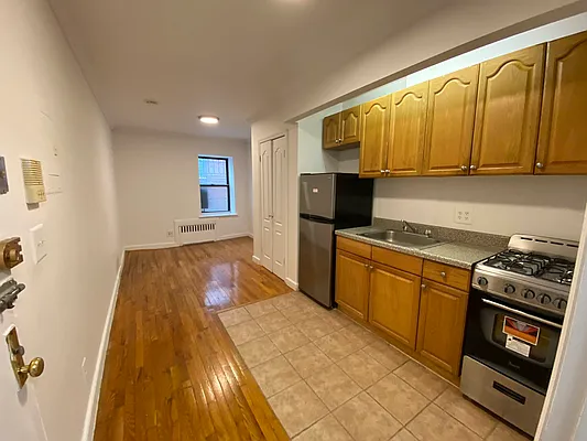 Rented by Douglas Elliman | media 10