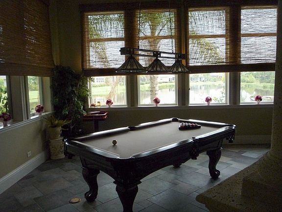 game room w/ pool table