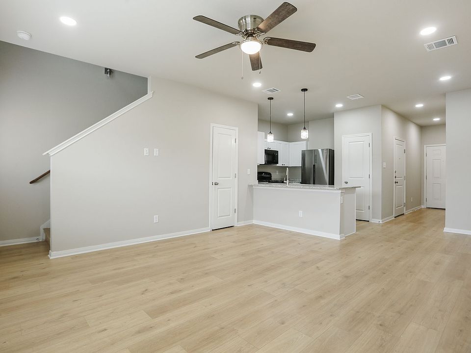 1st image of 7103 Georgeann Dr #4
