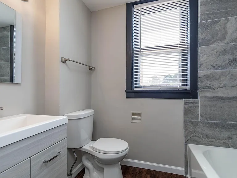 4216 Neosho St #1W — Photo 11