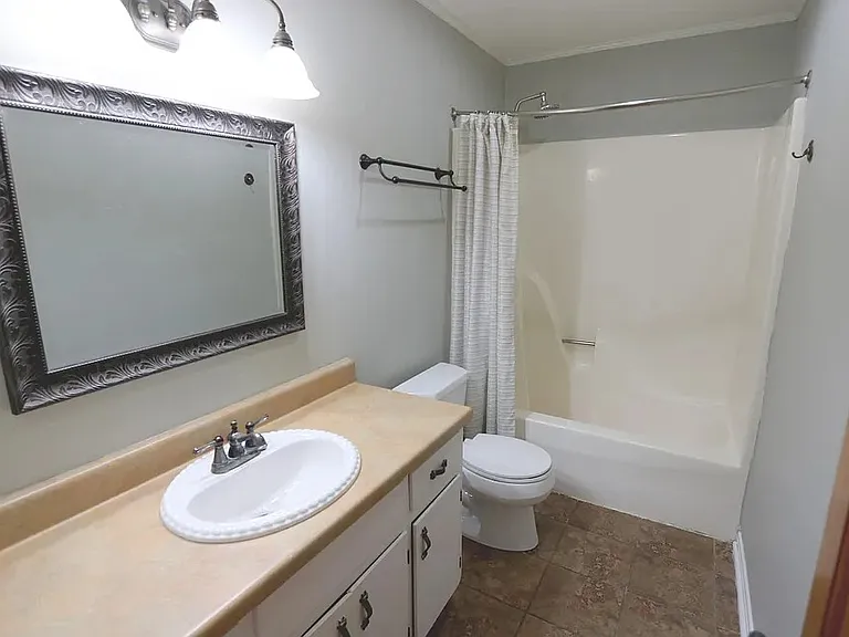 2206 Bluecutt Rd — Photo 5