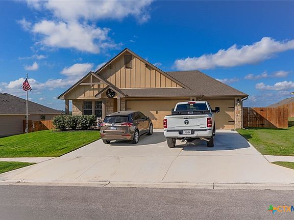 2nd image of 109 Bobby Lou Ln