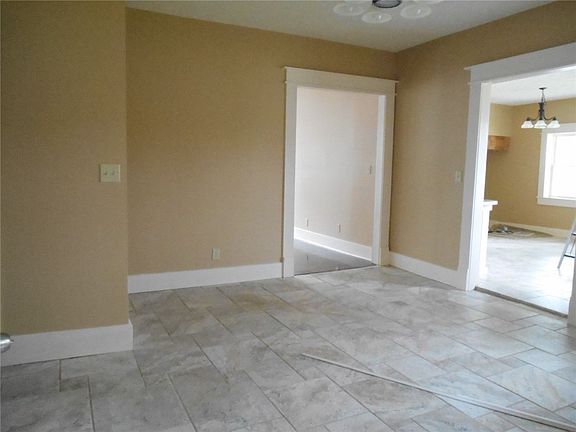 5th image of 74 W Jefferson St