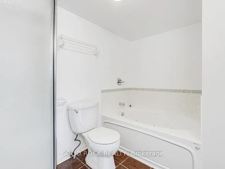 1701 Blohm Dr #13 — Photo 24