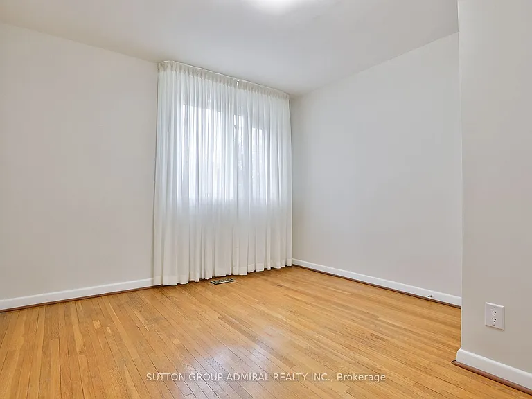 264 McConvey Dr — Photo 12