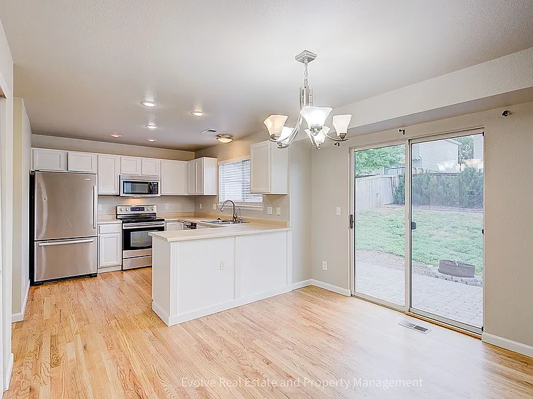 9641 Cove Creek Dr — Photo 9