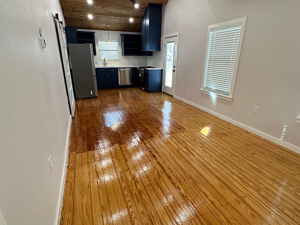 1st image of 133 Vassar Ln #2