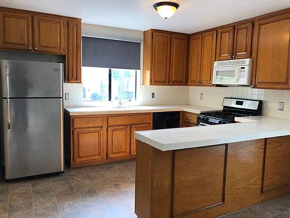 5th image of 422 S Palm Dr #1