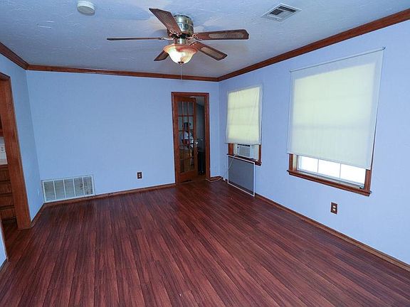 3rd image of 3728 SE 24th St