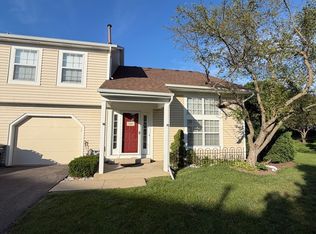 371 Wisteria Dr, Streamwood, IL 60107