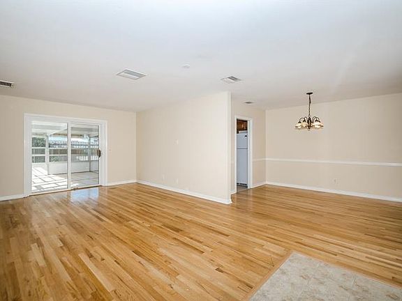 3rd image of 4814 Arrowwood Dr