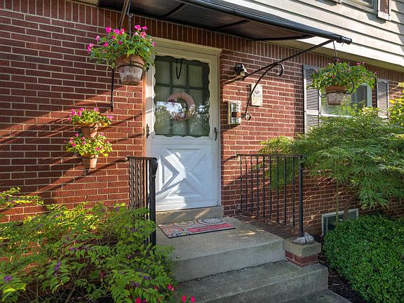 3rd image of 94 Leland Ave